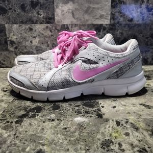 Nike Flex Experience Run 2 Women's Size 8 Gray/Pink Running Shoes (631463-012).
